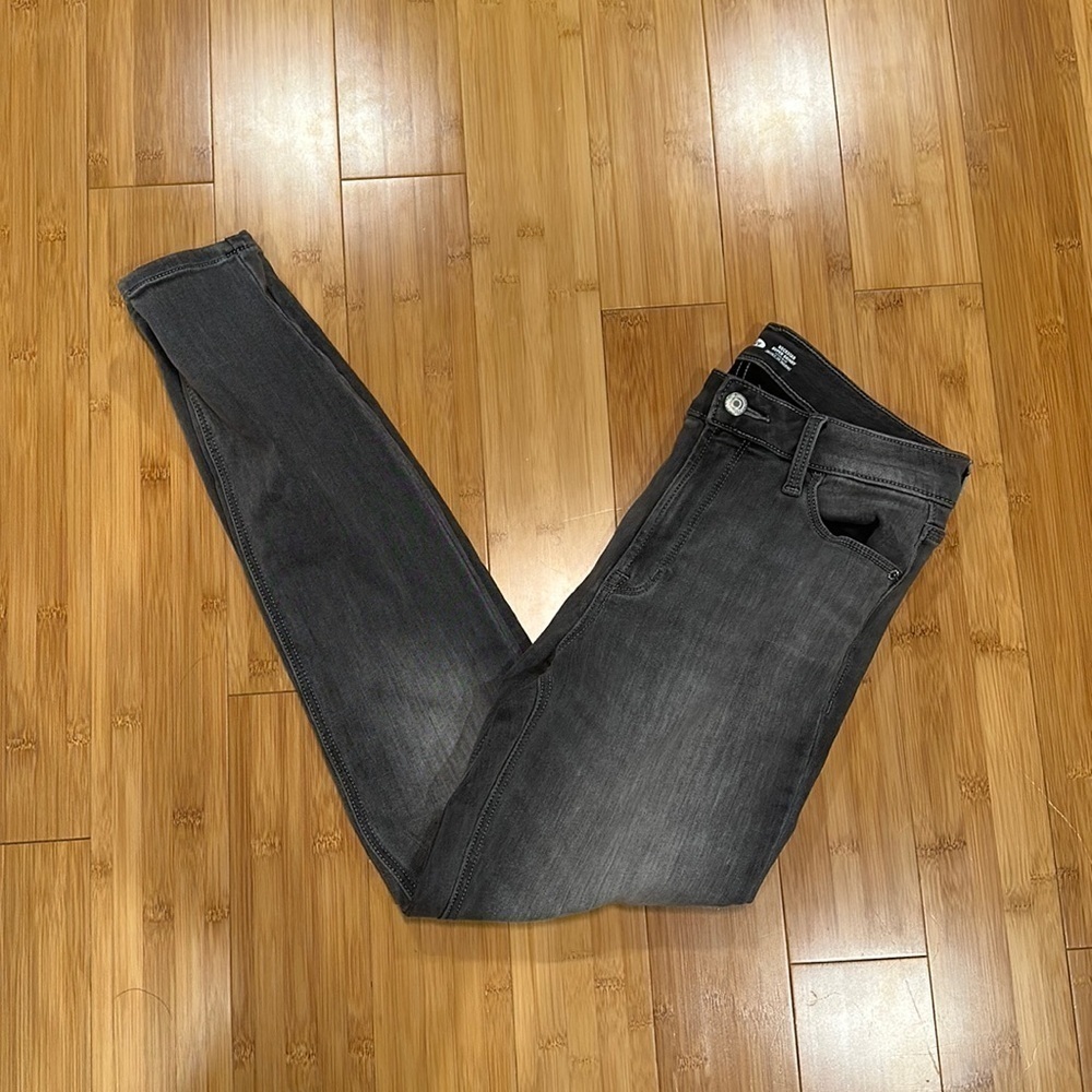 Old Navy Rockstar super skinny high rise size 6 women’s